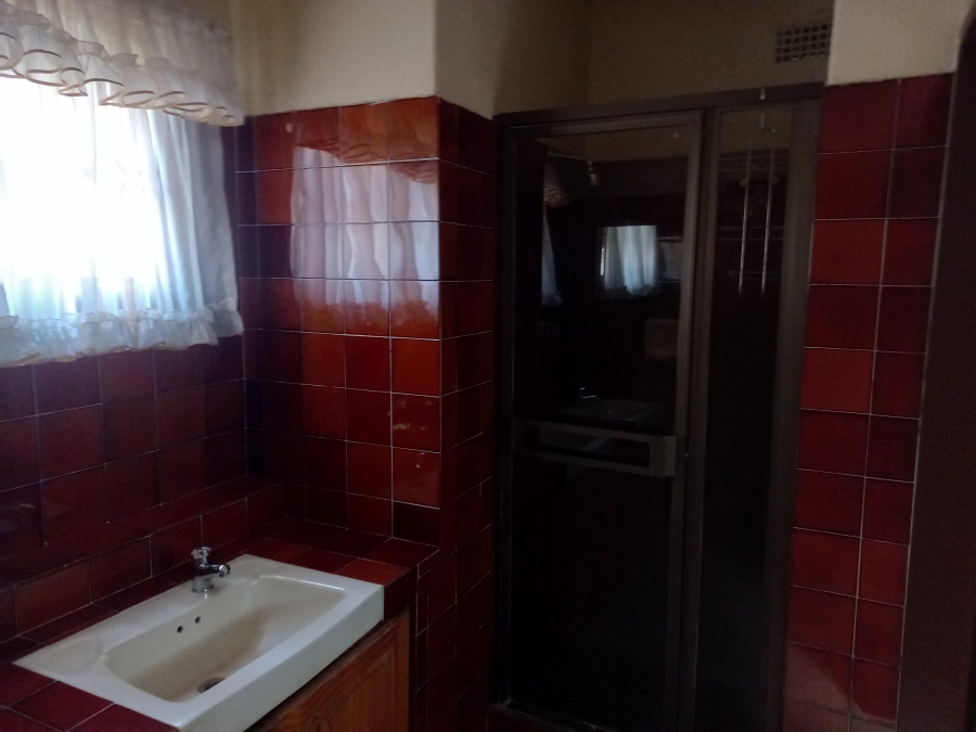 5 Bedroom Property for Sale in Mondeor Gauteng