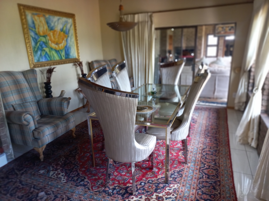 5 Bedroom Property for Sale in Mondeor Gauteng