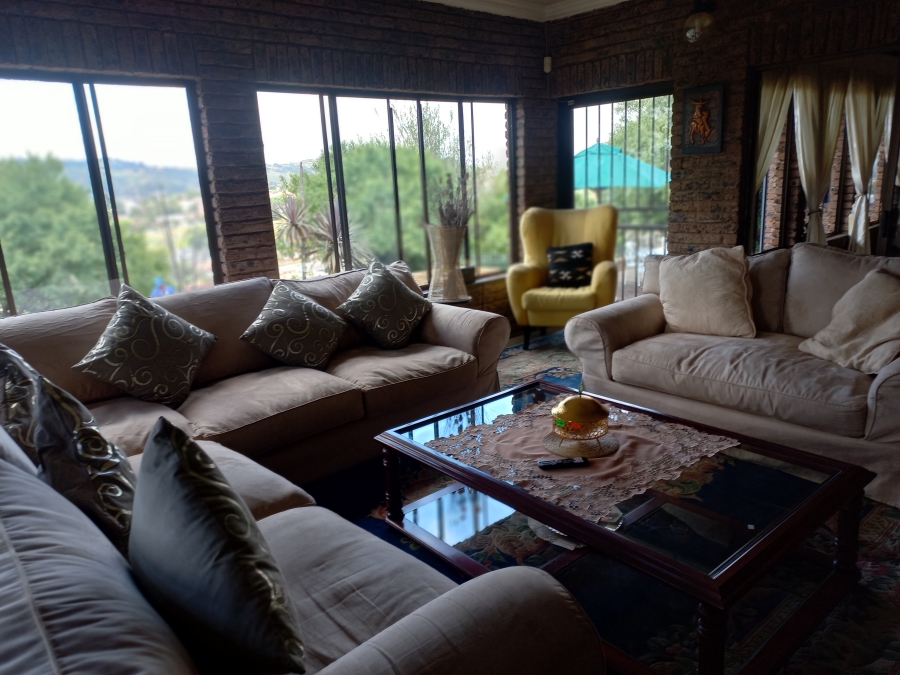 5 Bedroom Property for Sale in Mondeor Gauteng