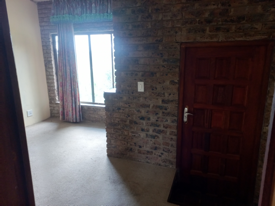 5 Bedroom Property for Sale in Mondeor Gauteng