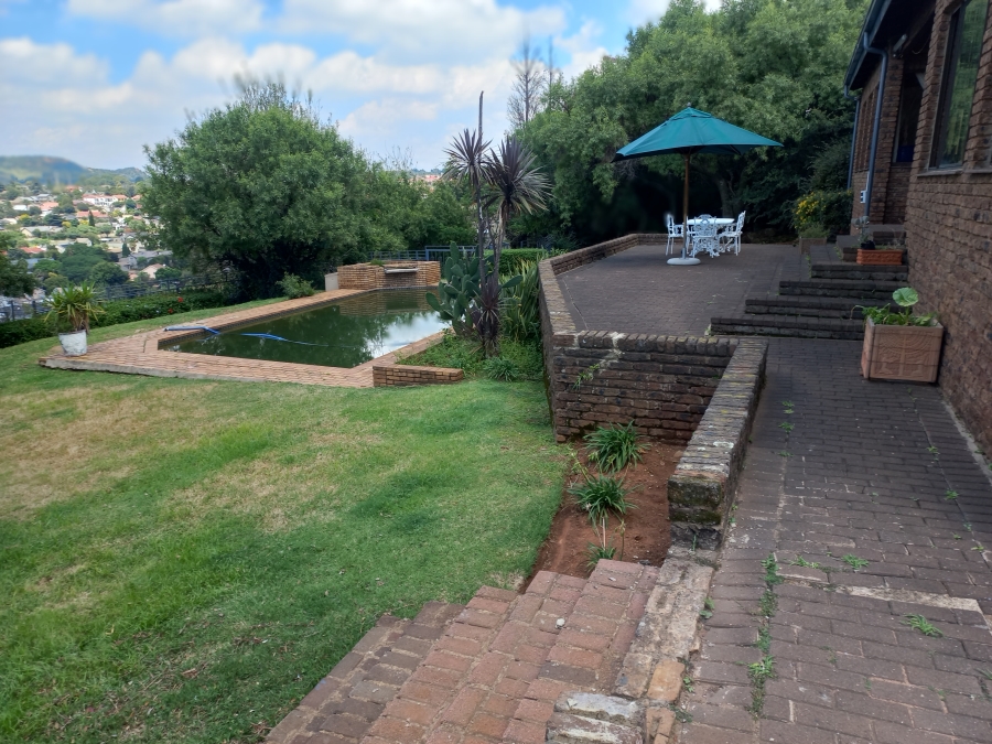 5 Bedroom Property for Sale in Mondeor Gauteng