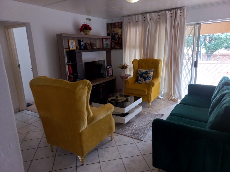 2 Bedroom Property for Sale in Mondeor Gauteng