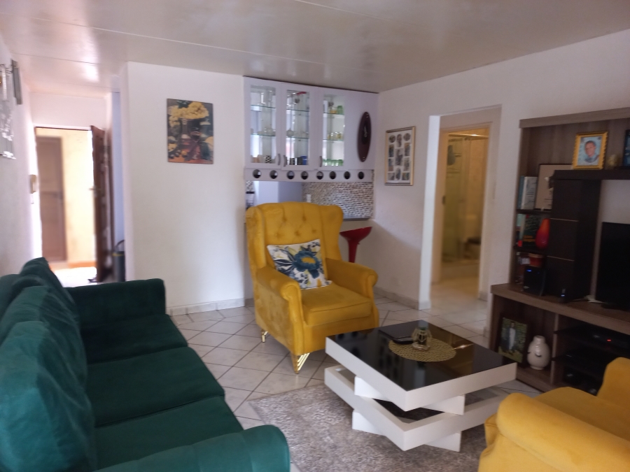 2 Bedroom Property for Sale in Mondeor Gauteng