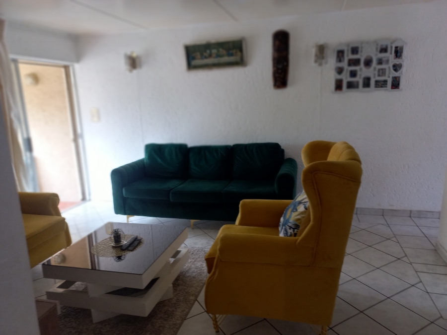 2 Bedroom Property for Sale in Mondeor Gauteng