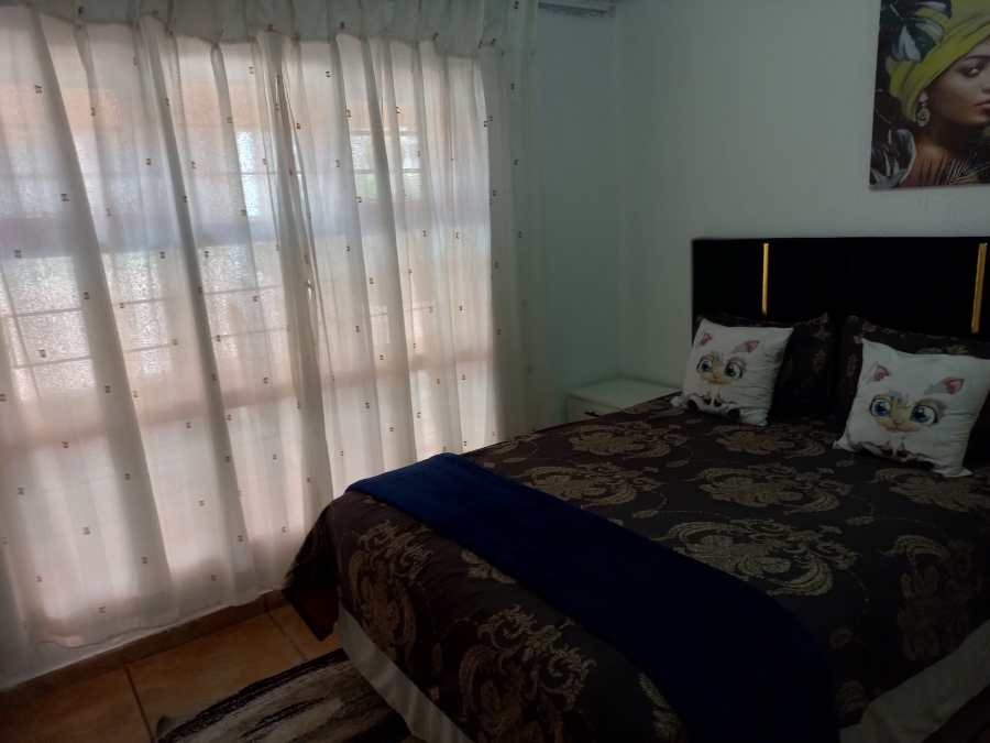 2 Bedroom Property for Sale in Mondeor Gauteng