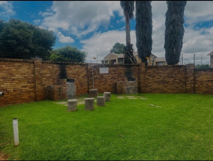 1 Bedroom Property for Sale in Kenleaf Gauteng