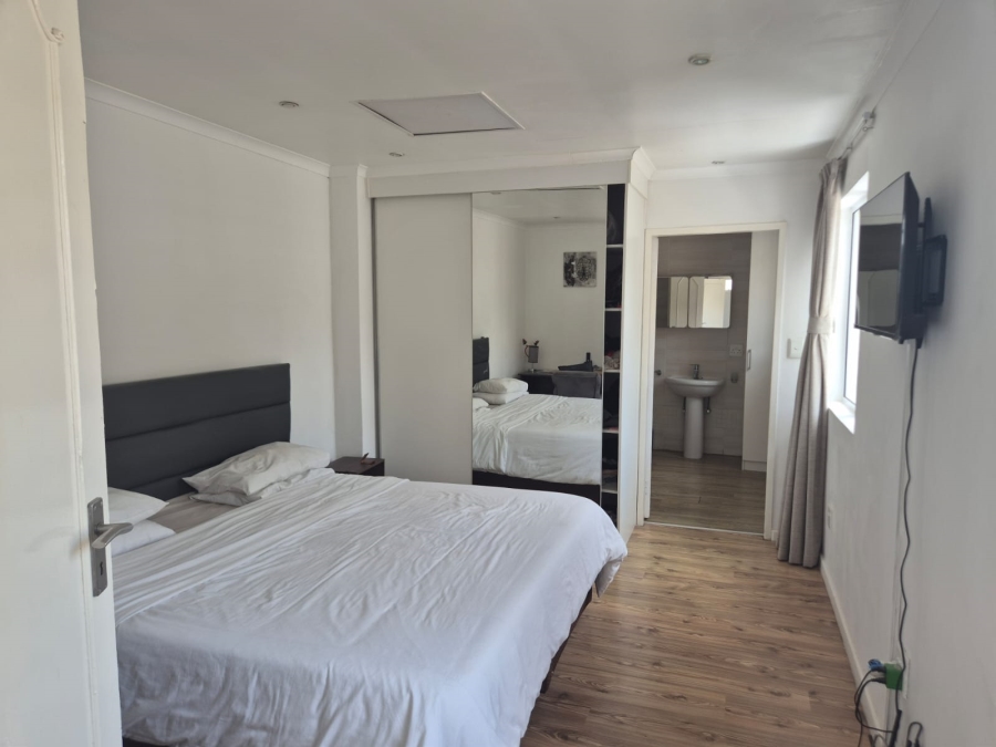 1 Bedroom Property for Sale in Parkhurst Gauteng