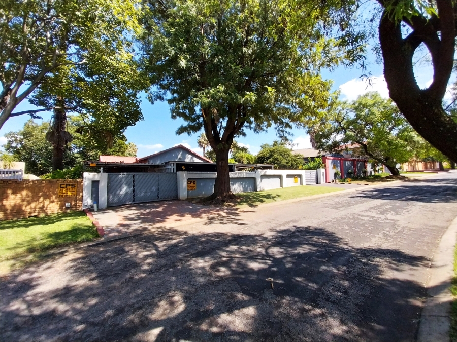 3 Bedroom Property for Sale in Brackendowns Gauteng