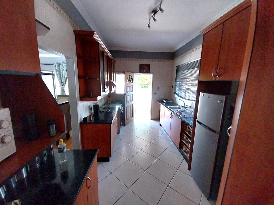3 Bedroom Property for Sale in Brackendowns Gauteng