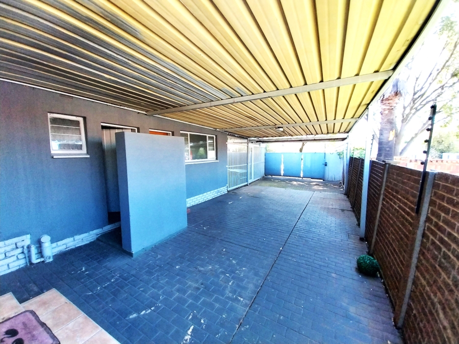 3 Bedroom Property for Sale in Brackendowns Gauteng