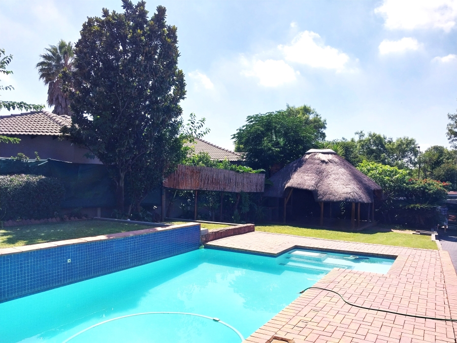 3 Bedroom Property for Sale in Brackendowns Gauteng