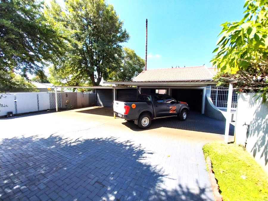 3 Bedroom Property for Sale in Brackendowns Gauteng