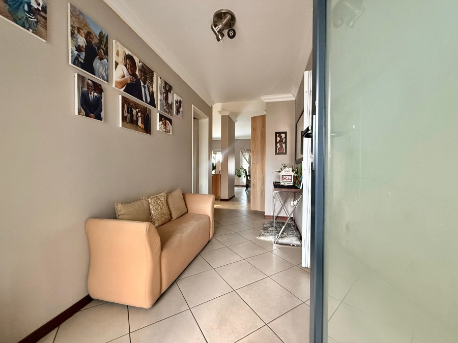 3 Bedroom Property for Sale in Monavoni Gauteng