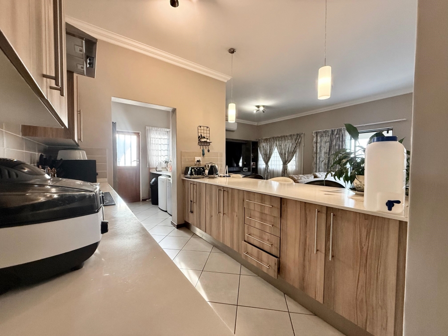 3 Bedroom Property for Sale in Monavoni Gauteng
