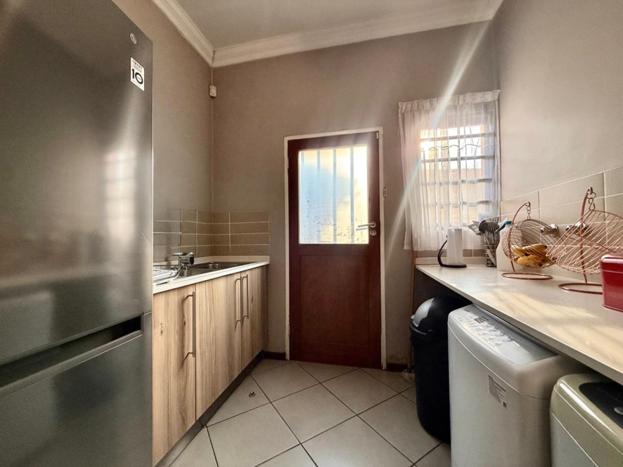 3 Bedroom Property for Sale in Monavoni Gauteng