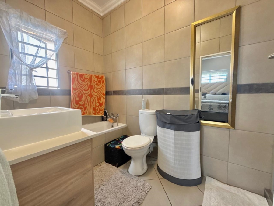 3 Bedroom Property for Sale in Monavoni Gauteng