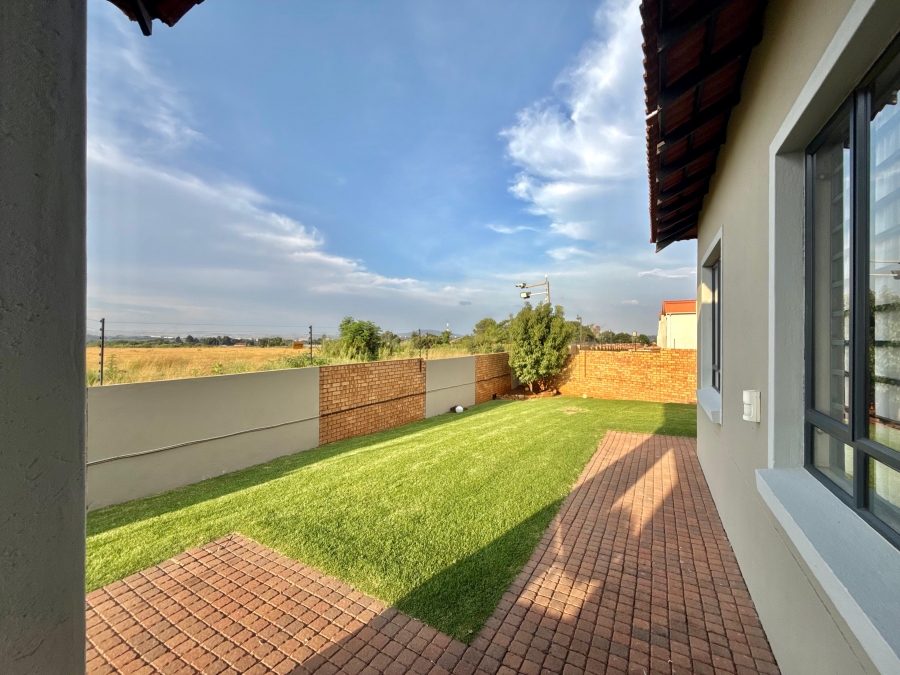 3 Bedroom Property for Sale in Monavoni Gauteng