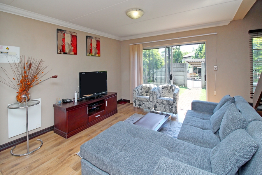 2 Bedroom Property for Sale in Sonneglans Gauteng