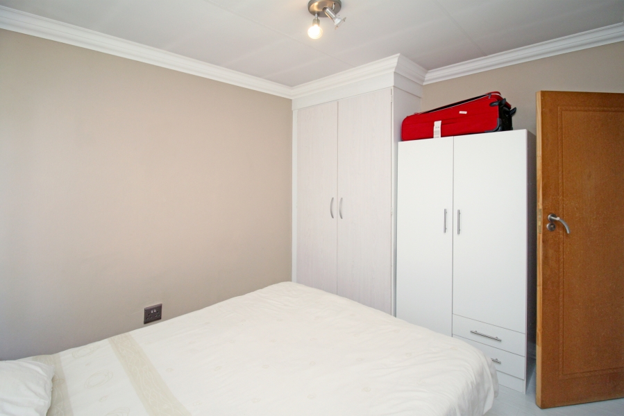 2 Bedroom Property for Sale in Sonneglans Gauteng