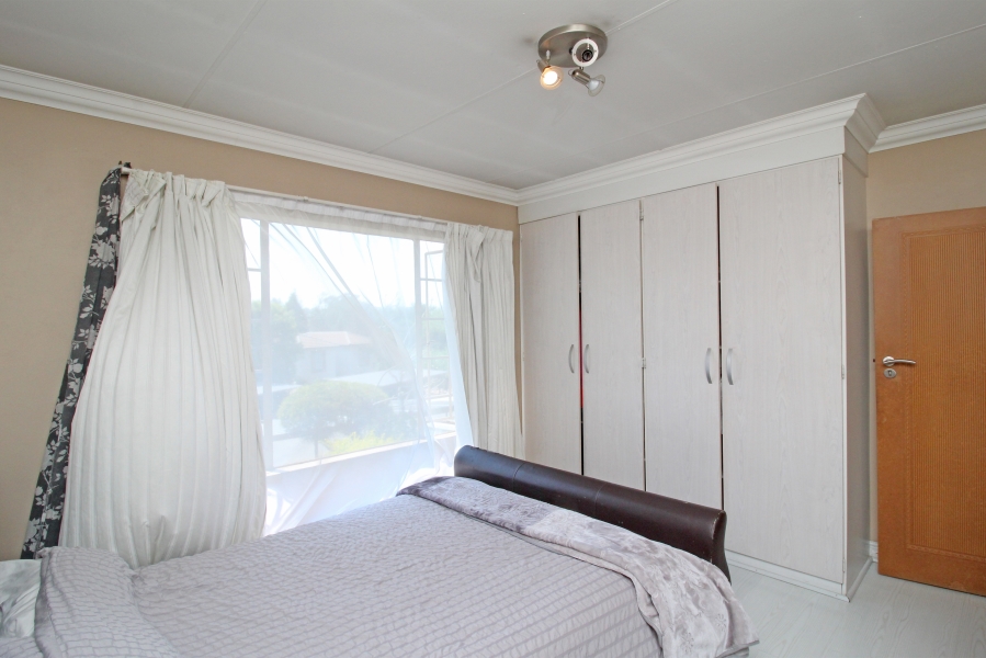 2 Bedroom Property for Sale in Sonneglans Gauteng