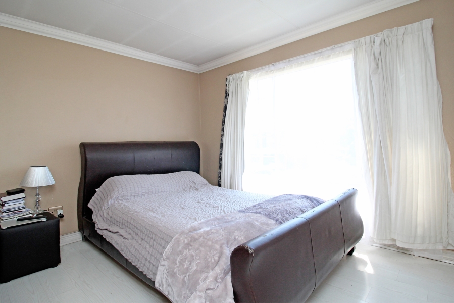 2 Bedroom Property for Sale in Sonneglans Gauteng