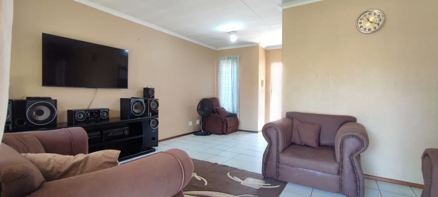 2 Bedroom Property for Sale in The Reeds Gauteng