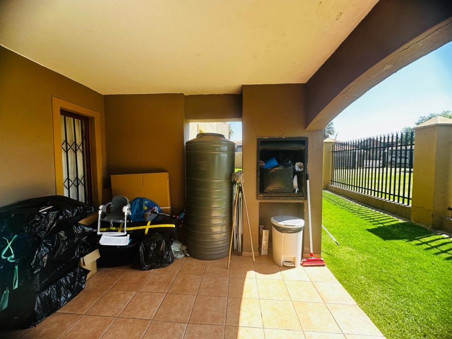 3 Bedroom Property for Sale in Helderwyk Gauteng
