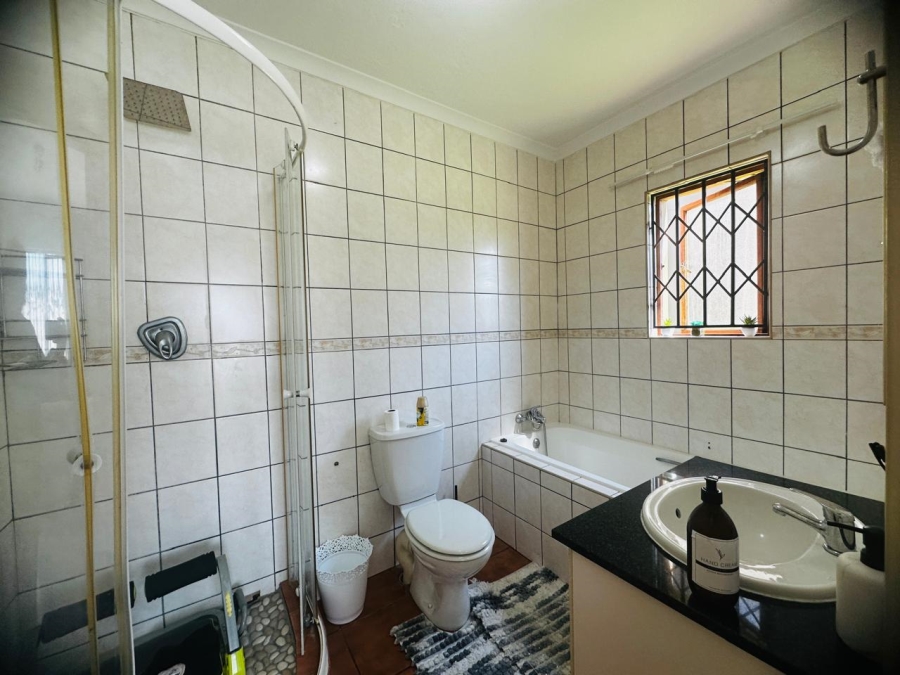 3 Bedroom Property for Sale in Helderwyk Gauteng