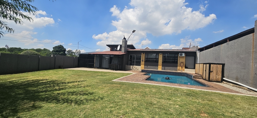3 Bedroom Property for Sale in South Crest Gauteng