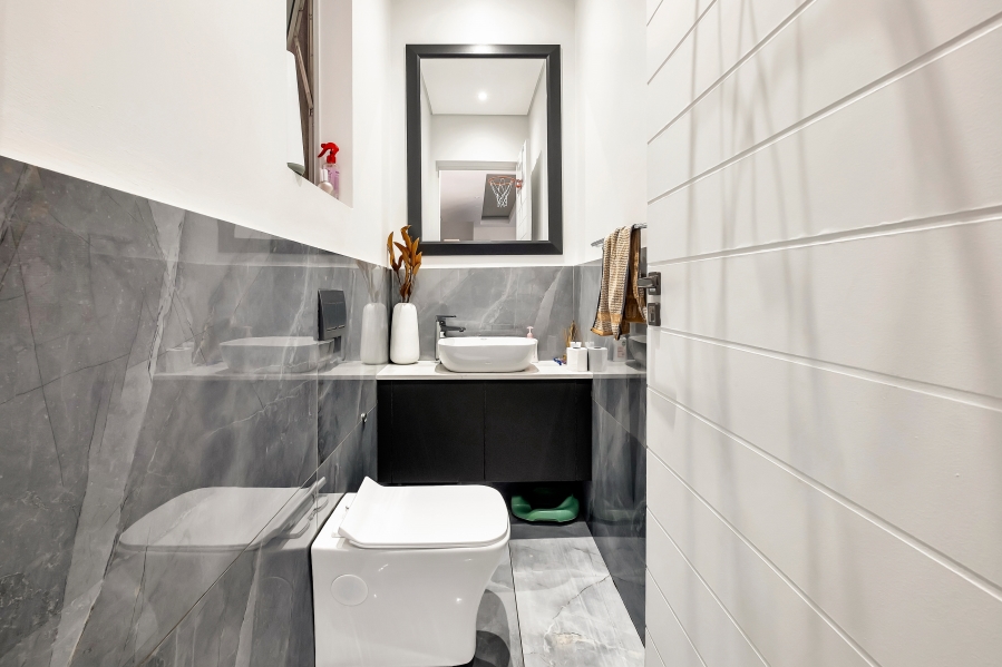 4 Bedroom Property for Sale in Morningside Manor Gauteng