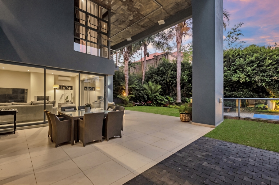 4 Bedroom Property for Sale in Atholl Gauteng