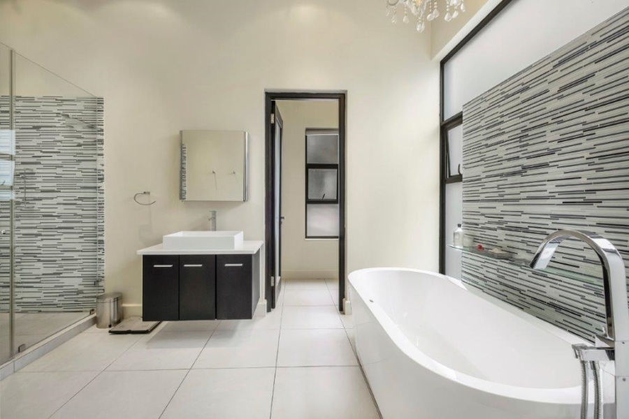 4 Bedroom Property for Sale in Atholl Gauteng