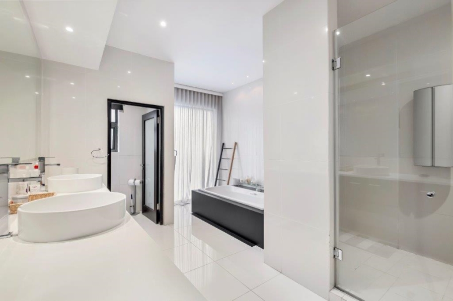 4 Bedroom Property for Sale in Atholl Gauteng