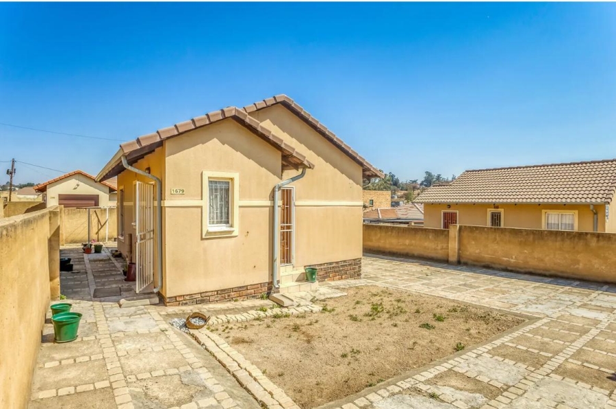 2 Bedroom Property for Sale in Bloubosrand Gauteng