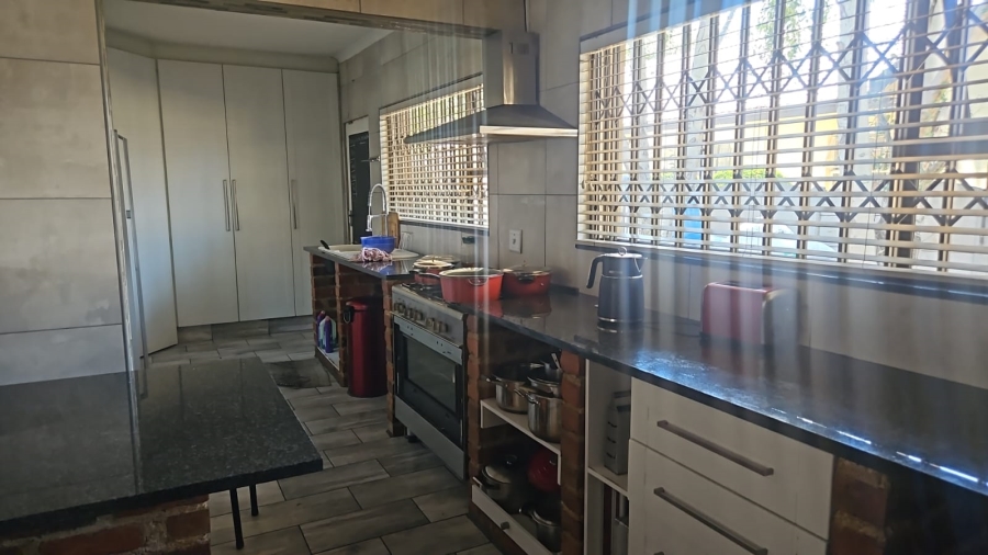 4 Bedroom Property for Sale in Glen Marais Gauteng