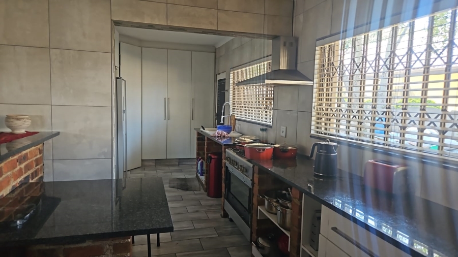 4 Bedroom Property for Sale in Glen Marais Gauteng