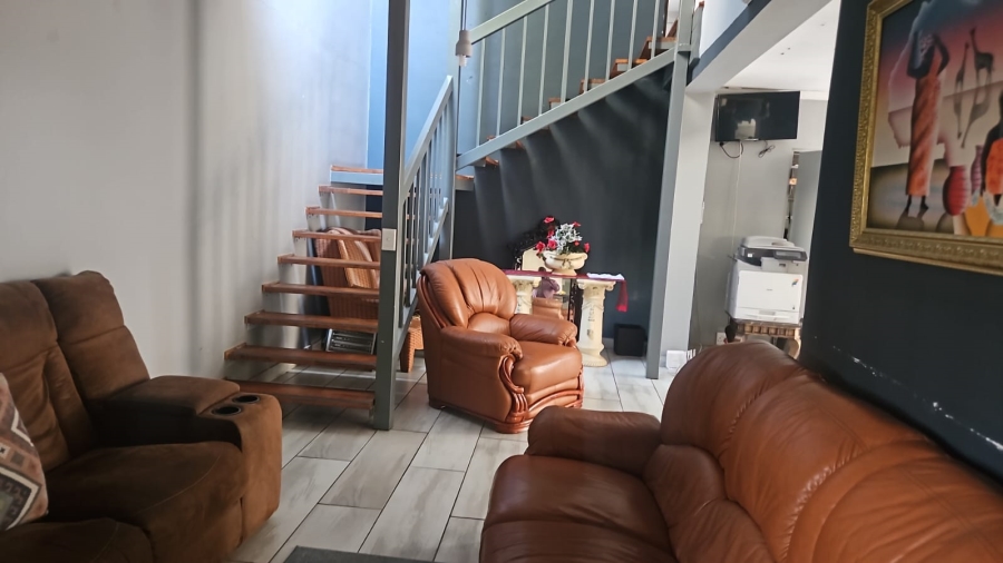 4 Bedroom Property for Sale in Glen Marais Gauteng