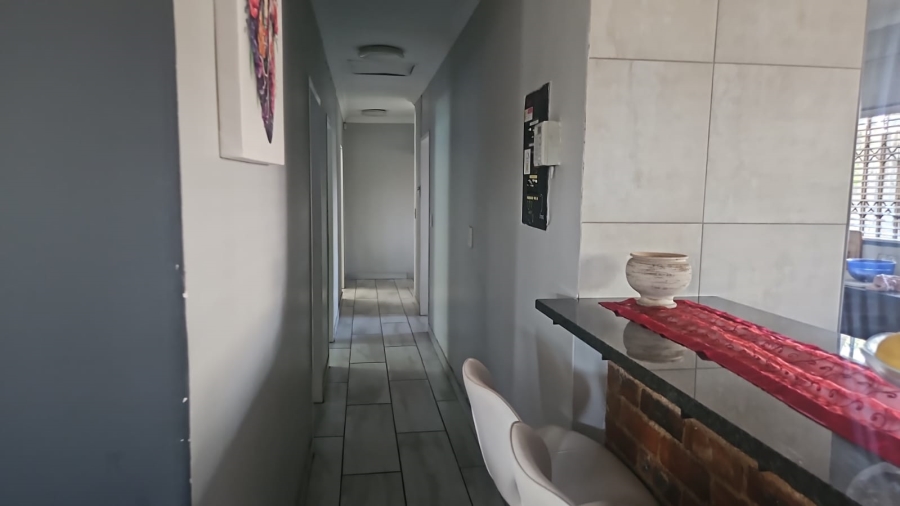 4 Bedroom Property for Sale in Glen Marais Gauteng