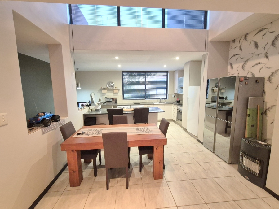 To Let 1 Bedroom Property for Rent in Lombardy Estate Gauteng