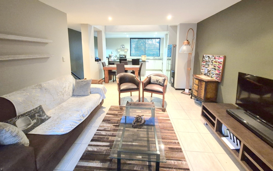 To Let 1 Bedroom Property for Rent in Lombardy Estate Gauteng