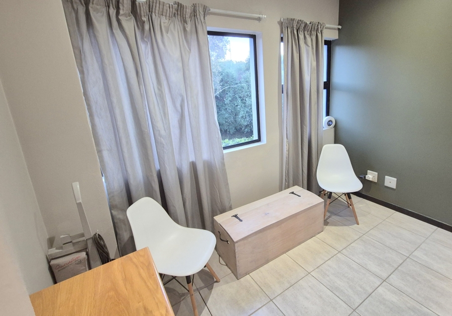 To Let 1 Bedroom Property for Rent in Lombardy Estate Gauteng