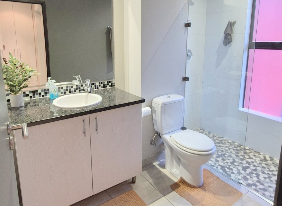 To Let 1 Bedroom Property for Rent in Lombardy Estate Gauteng