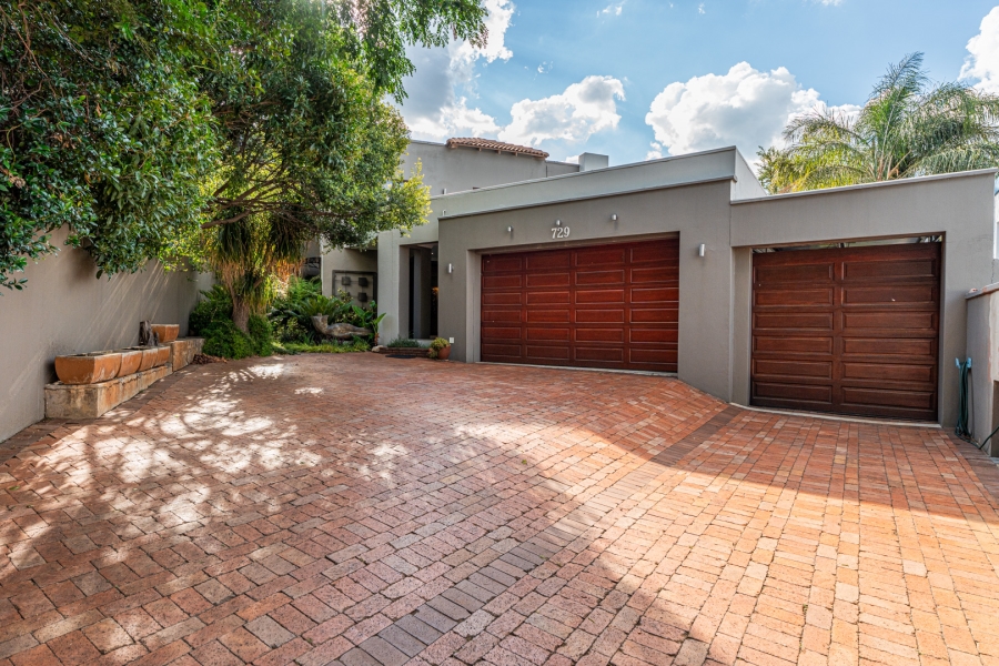 5 Bedroom Property for Sale in Featherbrooke Estate Gauteng