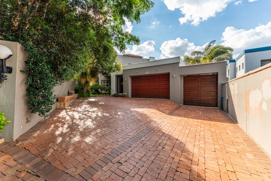5 Bedroom Property for Sale in Featherbrooke Estate Gauteng