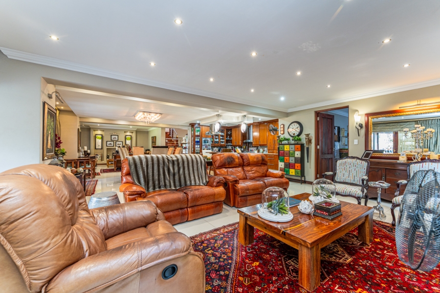 5 Bedroom Property for Sale in Featherbrooke Estate Gauteng