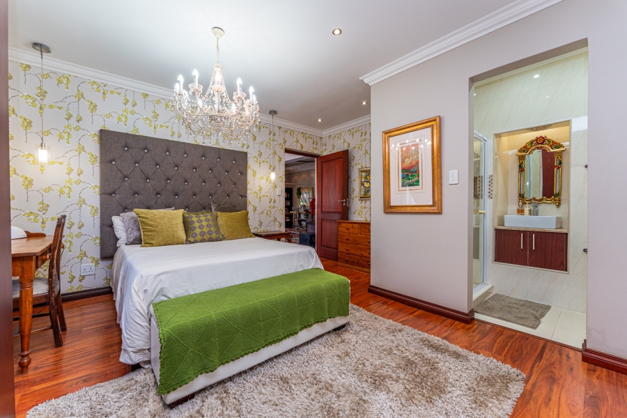 5 Bedroom Property for Sale in Featherbrooke Estate Gauteng