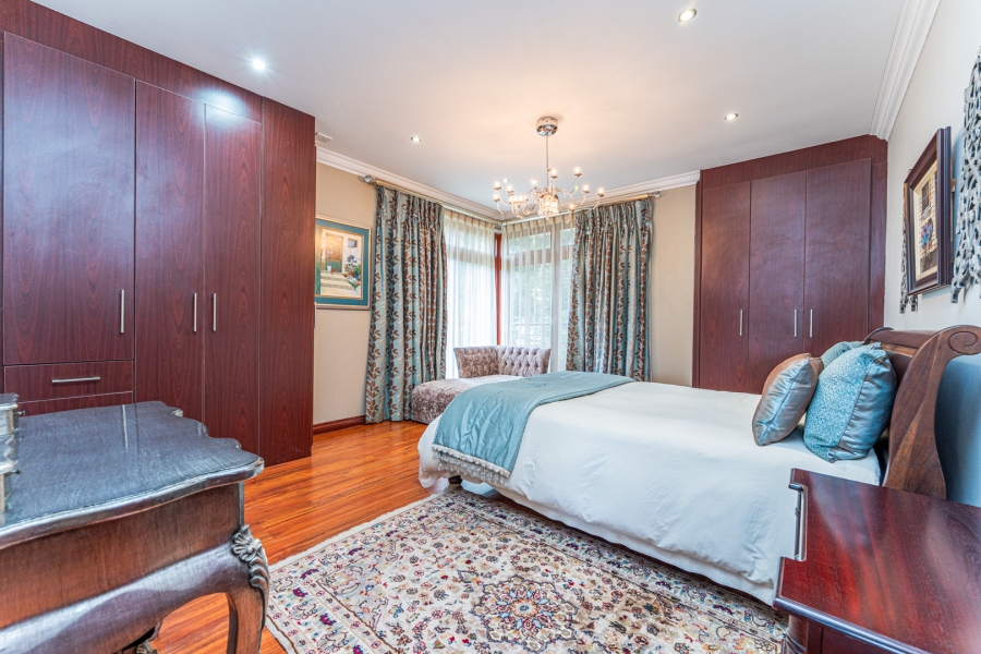 5 Bedroom Property for Sale in Featherbrooke Estate Gauteng