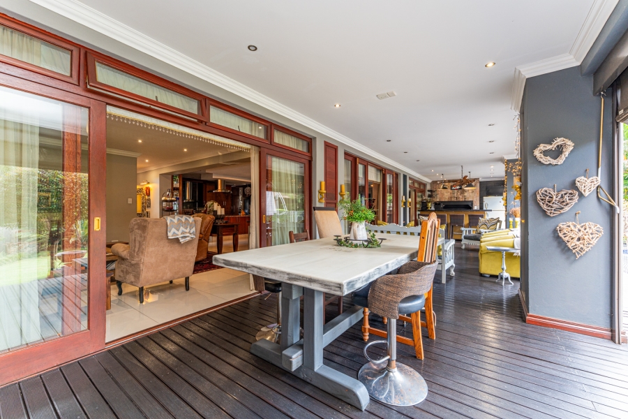 5 Bedroom Property for Sale in Featherbrooke Estate Gauteng