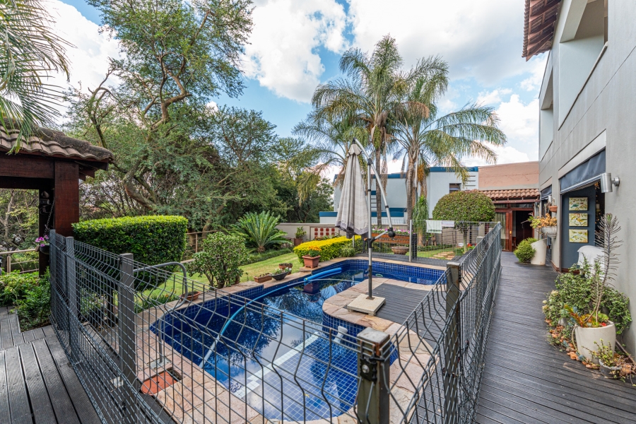 5 Bedroom Property for Sale in Featherbrooke Estate Gauteng