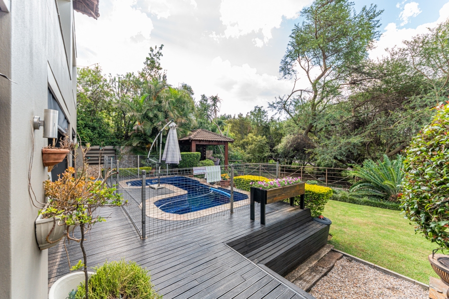 5 Bedroom Property for Sale in Featherbrooke Estate Gauteng